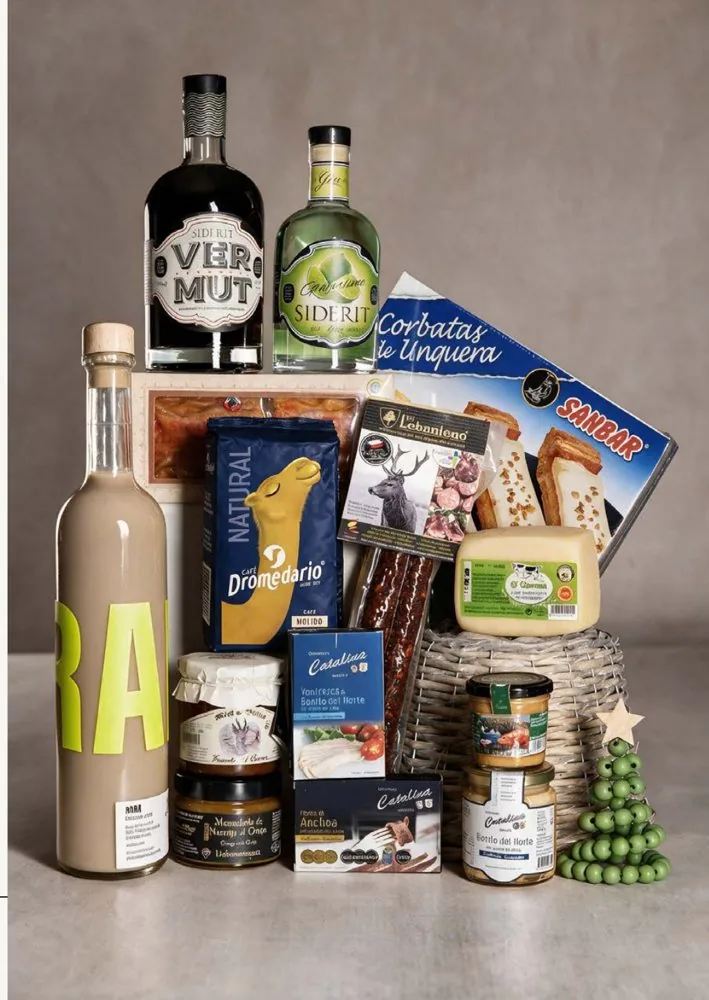 Cesta de Navidad original con productos de Cantabria