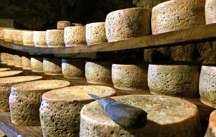 Elaboración del queso de Cabrales Asturias